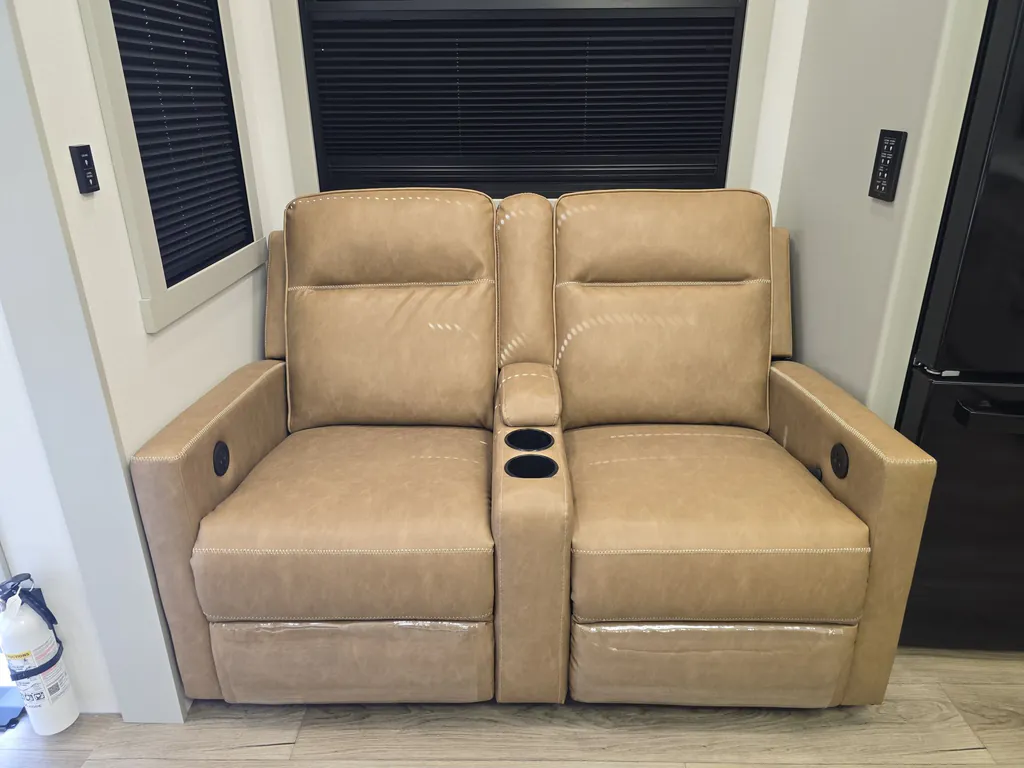 2026 Brinkley Model G 3520, Photos photo 14
