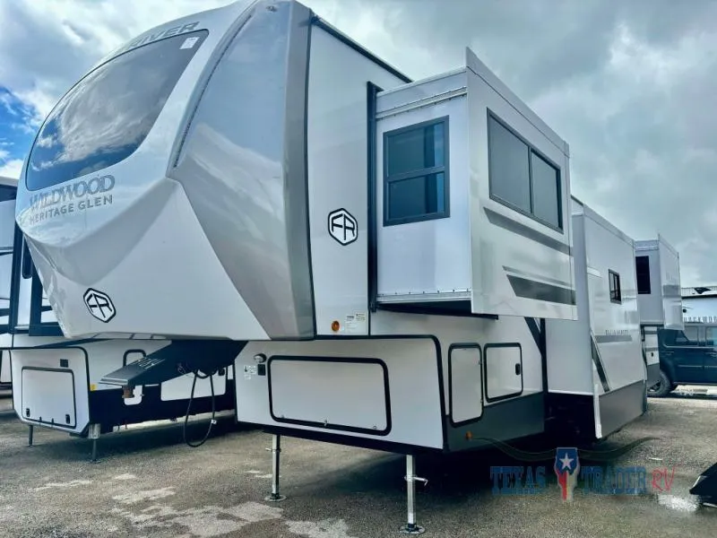 2025 Forest River Wildwood Heritage Glen Elite Series 36FL - Photo 3
