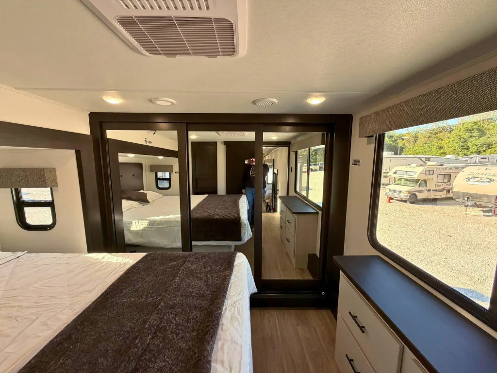 2027 Forest River Sabre 32RL, Photos photo 65