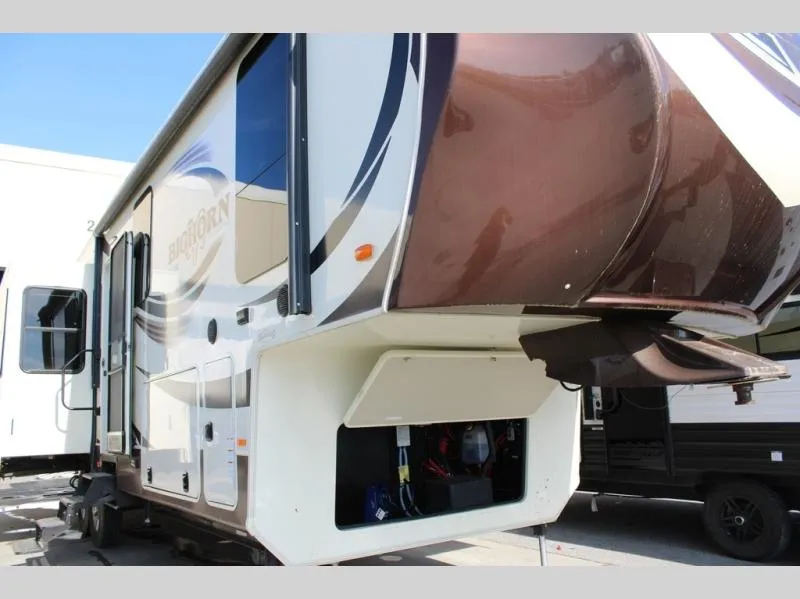 2016 Heartland Bighorn 3010RE - Photo 4