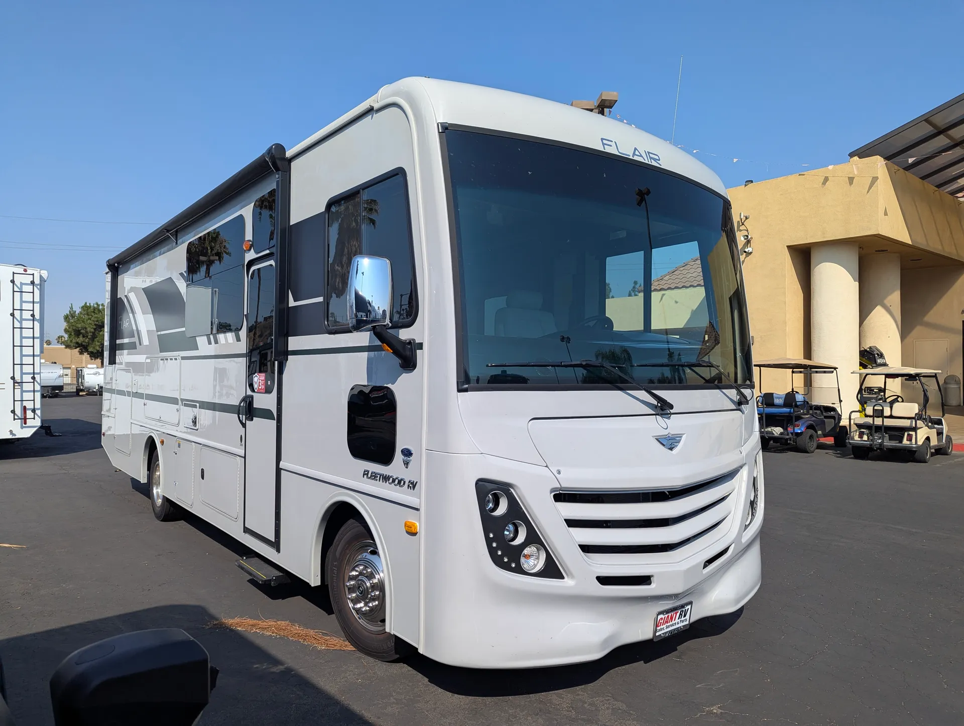 2026 Fleetwood Flair 29M - Photo 2