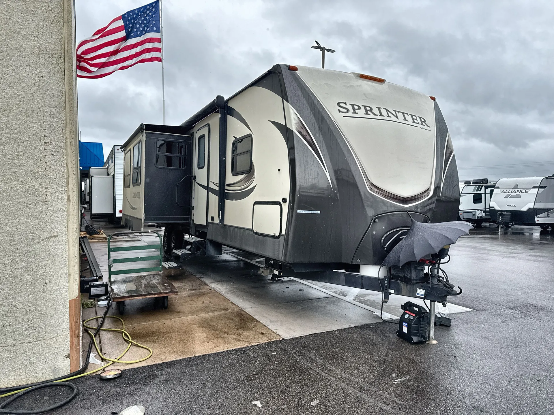 2018 Keystone Sprinter Limited 325BMK - Photo 2
