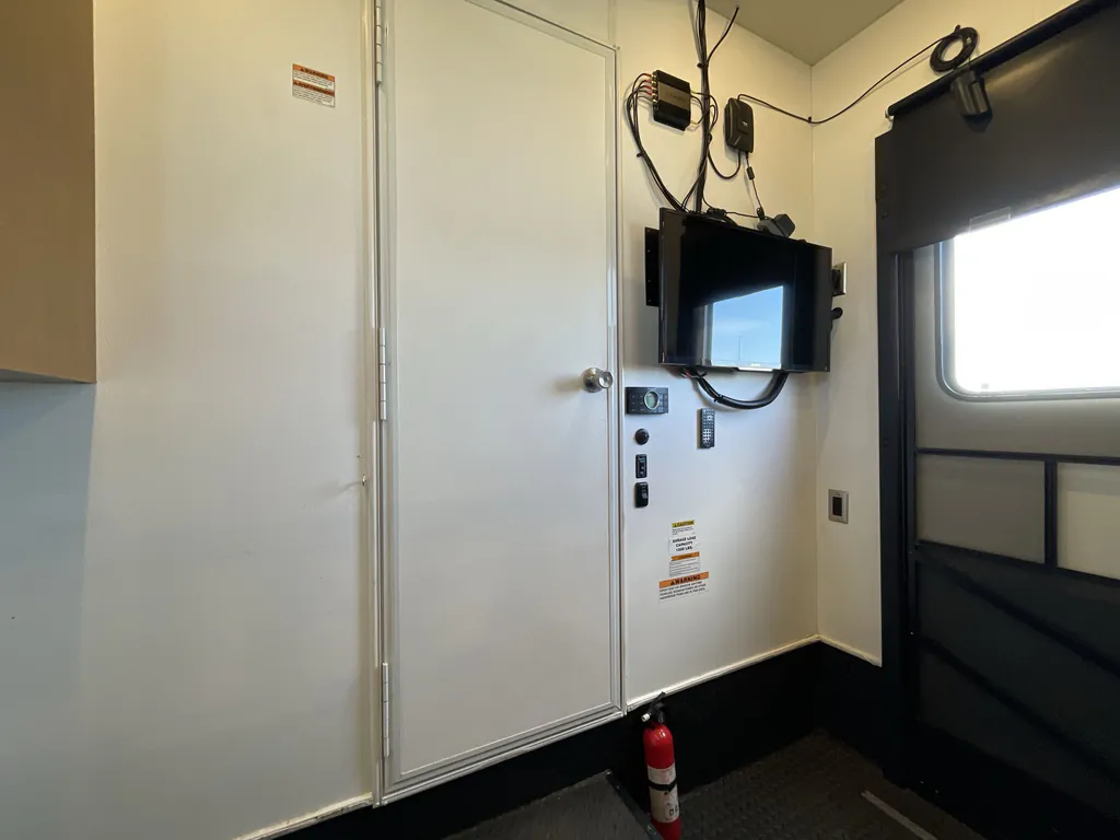 2016 Newmar Canyon Star 3921, Photos photo 26