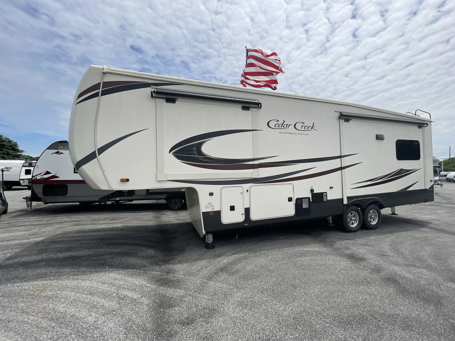 2020 Forest River Cedar Creek Silverback 29RW — off campside