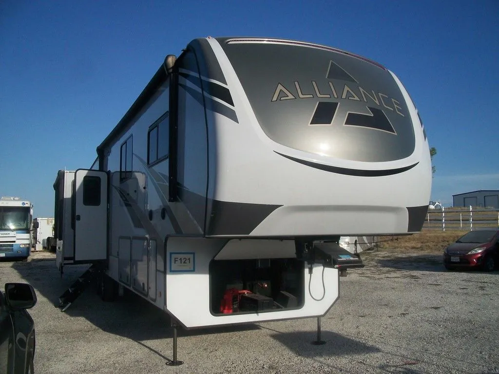 2022 Alliance RV Paradigm 390MP dealer photo 1 from I-35 RV Center