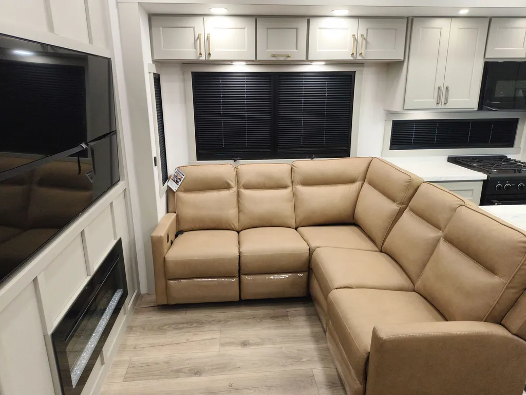 2026 Brinkley Model G 4150, Photos photo 26