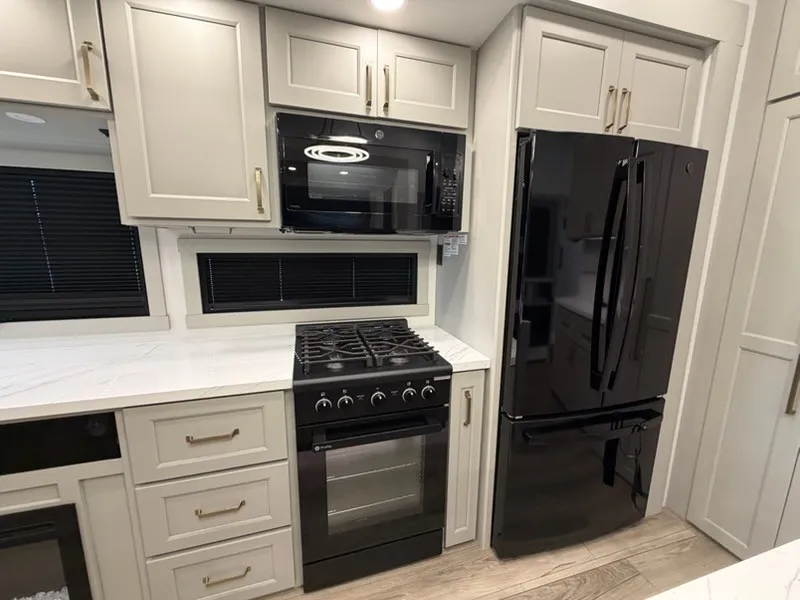 2025 Brinkley Model G 4100, Photos photo 14