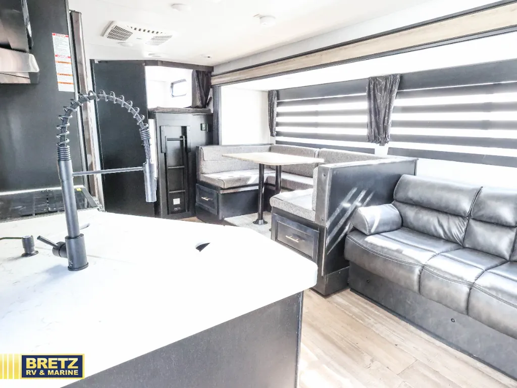 2022 Forest River Cherokee Grey Wolf 26DBH — Photo 7