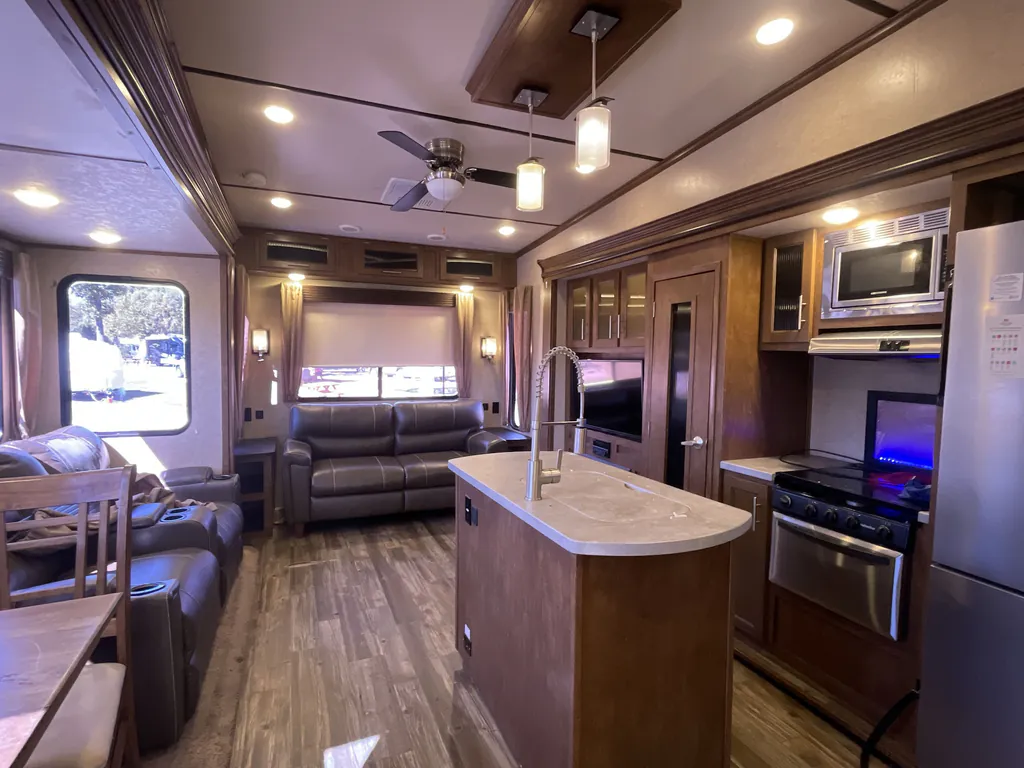 2017 Forest River Sabre 36BHQ, Photos photo 2