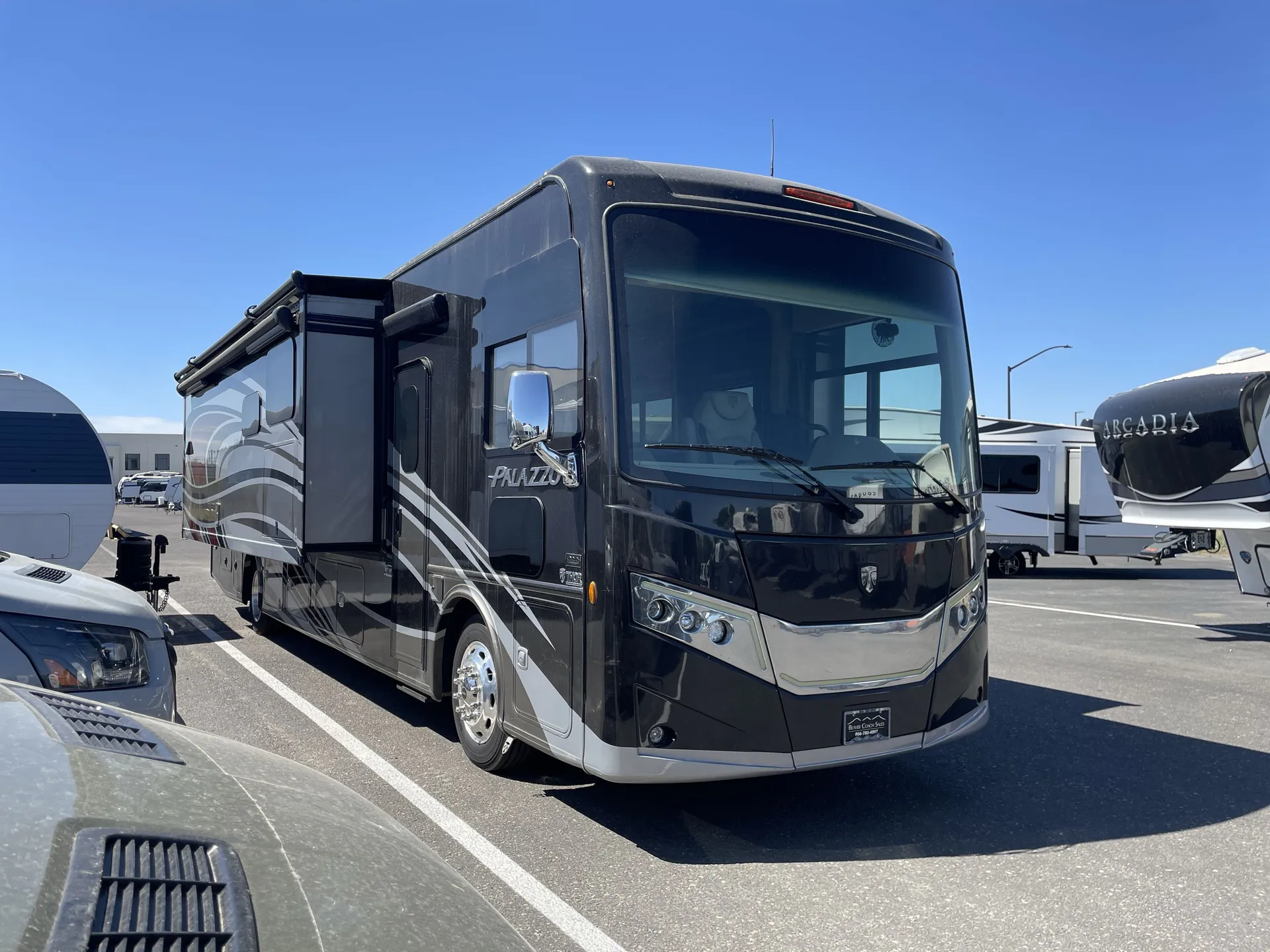 2022 Thor Motor Coach Palazzo 37.5 - Photo 2