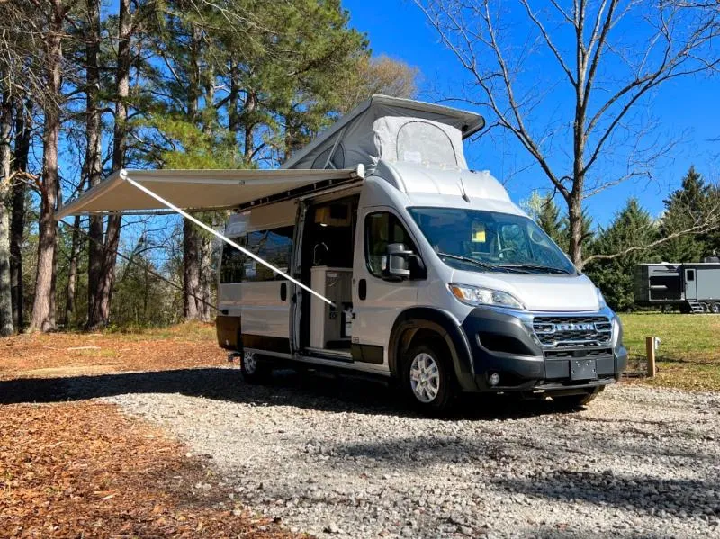 2024 Thor Motor Coach Sequence 20A - Photo 4