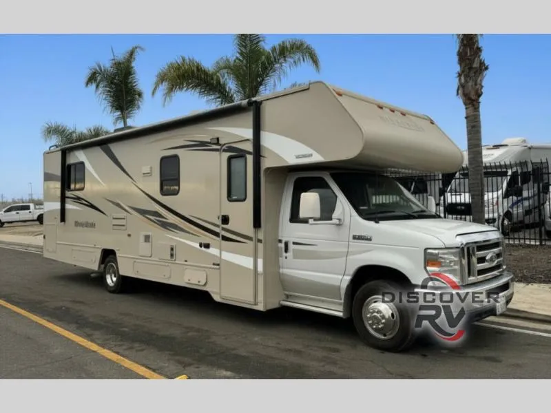 2016 Winnebago Minnie Winnie 31K - Photo 2