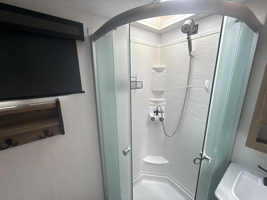 2025 Coachmen Freedom Express Ultra Lite 258BHS, Photos photo 21