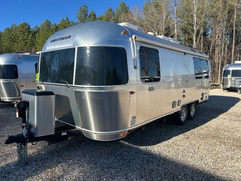 2026 Airstream Globetrotter 25FB - Photo 4