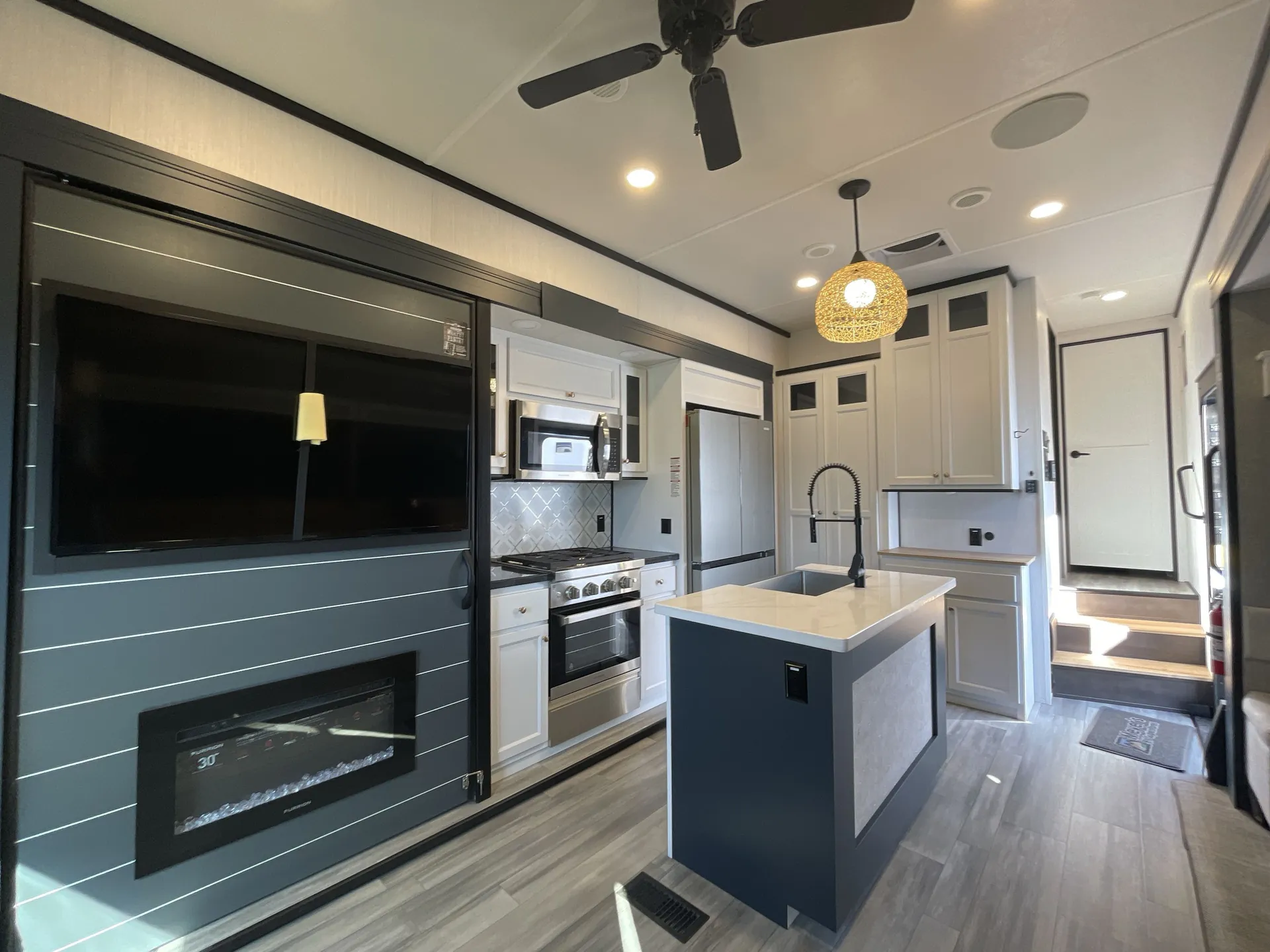 2024 Forest River Cedar Creek Experience 2925RL - Photo 4