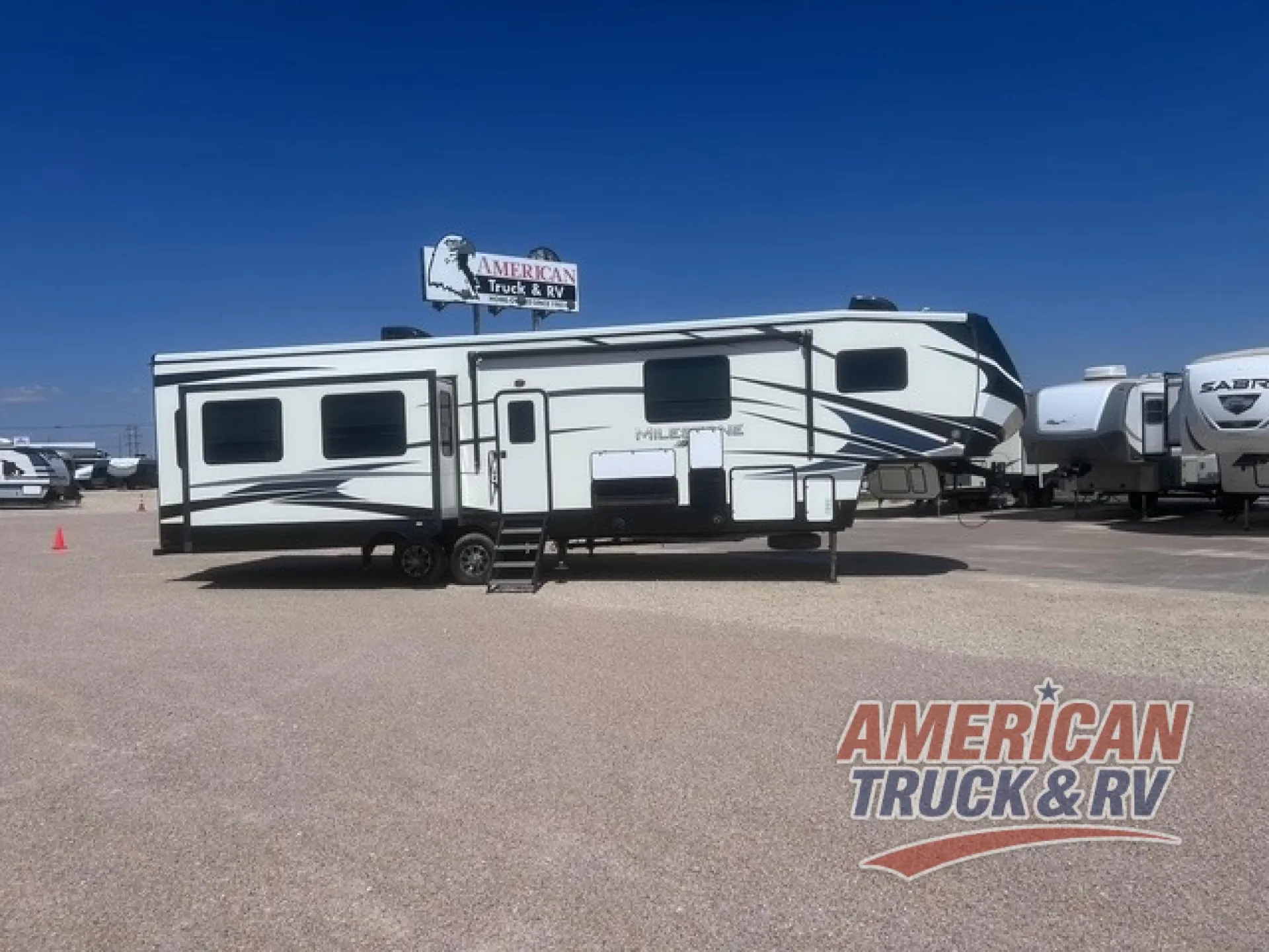 2020 Heartland Milestone 377MB - Photo 2