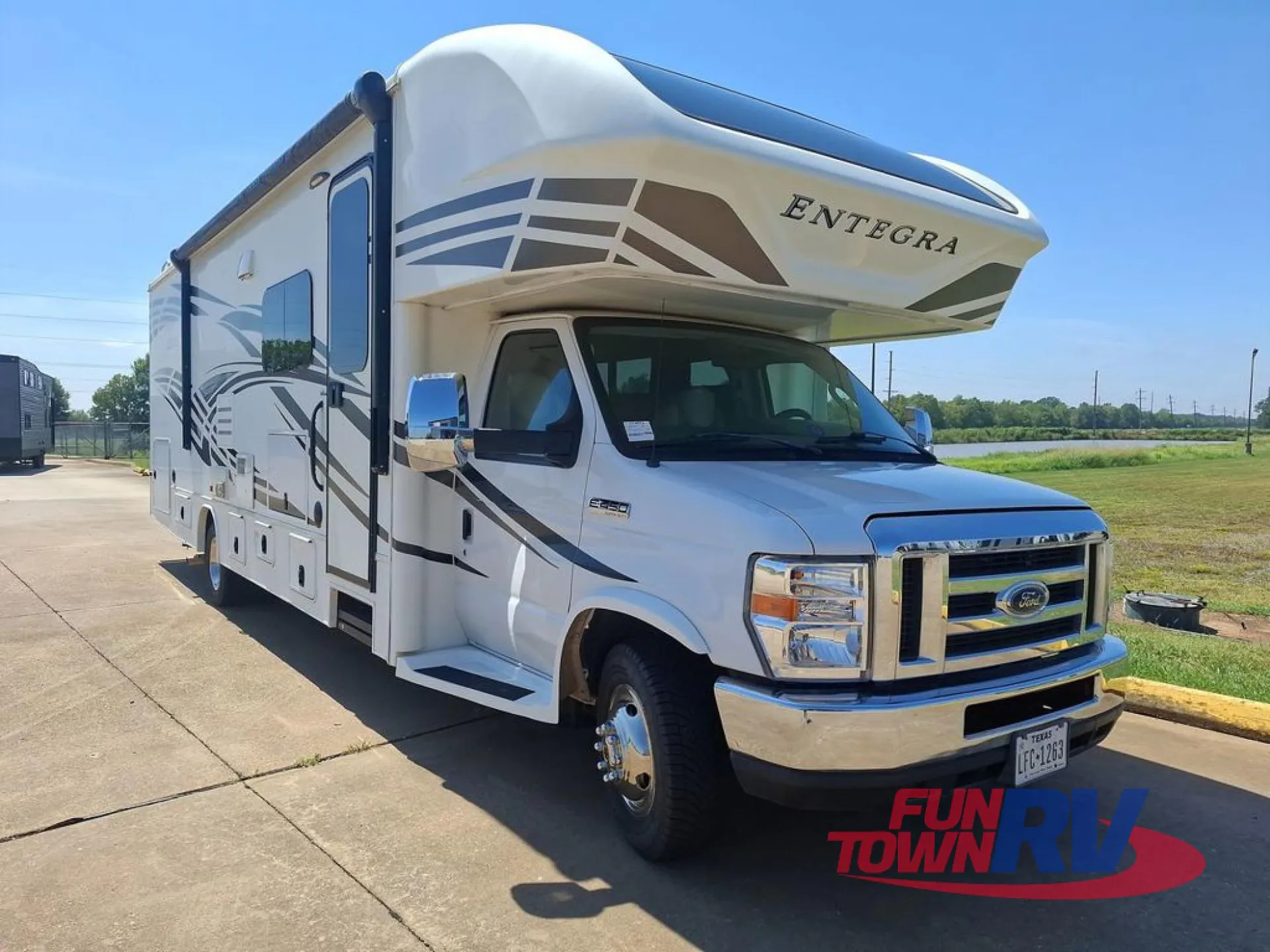 2018 Entegra Coach Esteem 29V - Photo 2