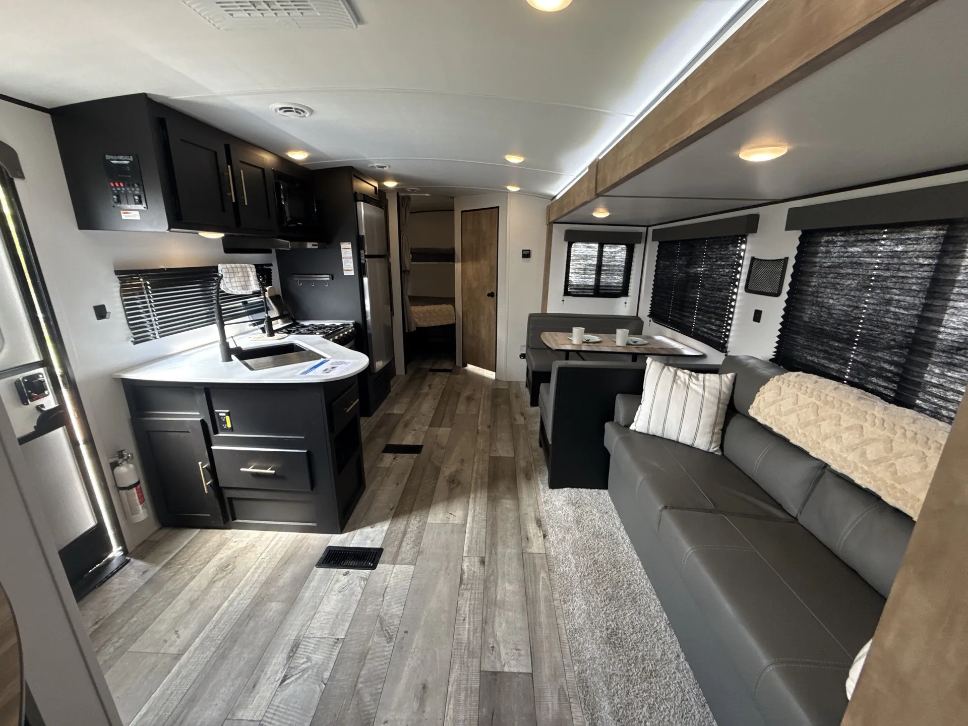 2022 Keystone Springdale 295BHWE - Photo 3