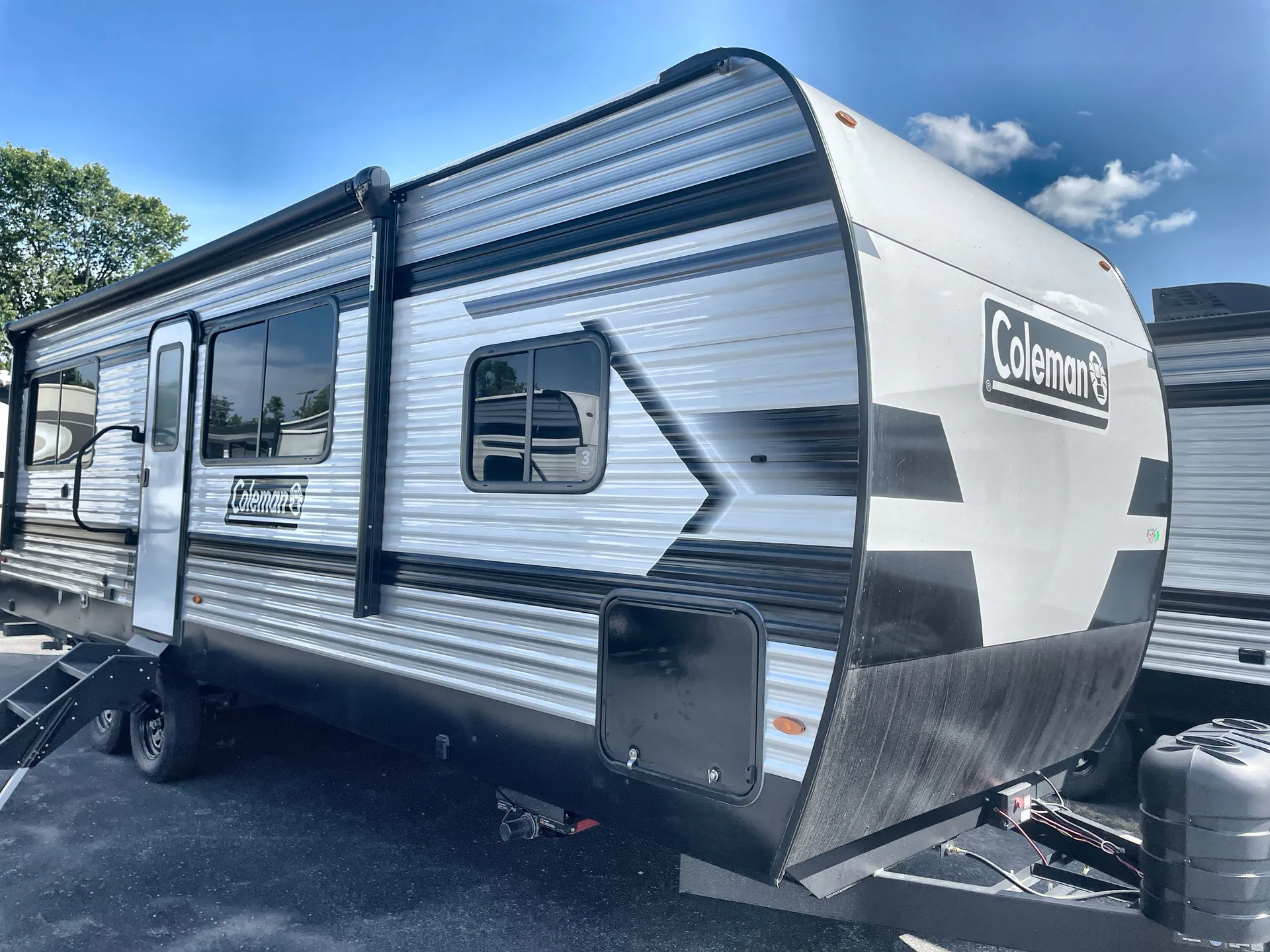 2027 Keystone Coleman Lantern 25REX dealer photo 1 from Camping World